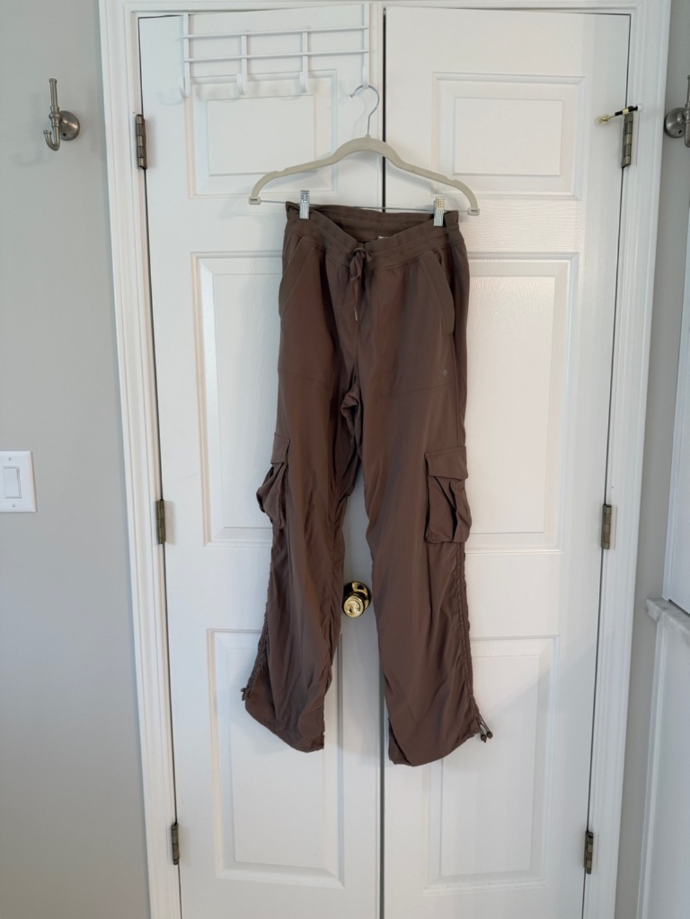lululemon Dance Studio Relaxed Fit mid-rise Cargo Pants - Picture 6 of 9
